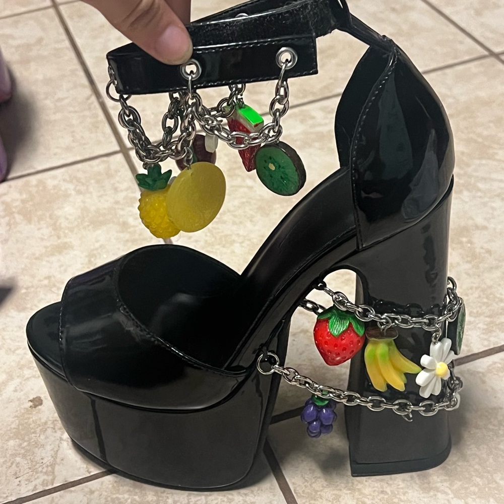 PICK ME PLATFORM HEELS Sugar Thrillz Size 6